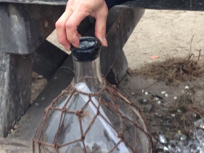 Необычное послание в бутылке