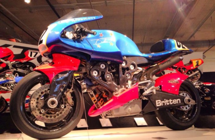 Самая большая в мире коллекция мотоциклов (89 фото)