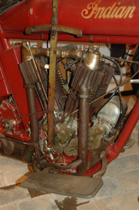 Самая большая в мире коллекция мотоциклов (89 фото)