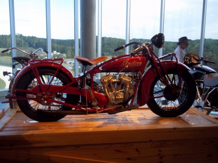 Самая большая в мире коллекция мотоциклов (89 фото)