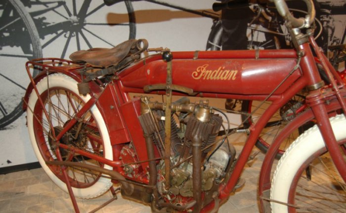 Самая большая в мире коллекция мотоциклов (89 фото)