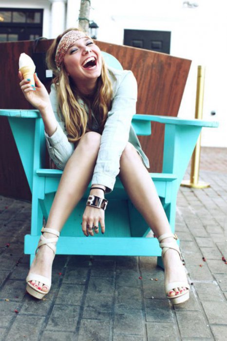 Девушки с мороженым