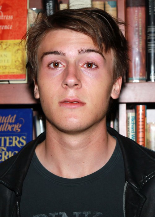 Роберт Дауни-младший поблагодарил полицию за арест сына