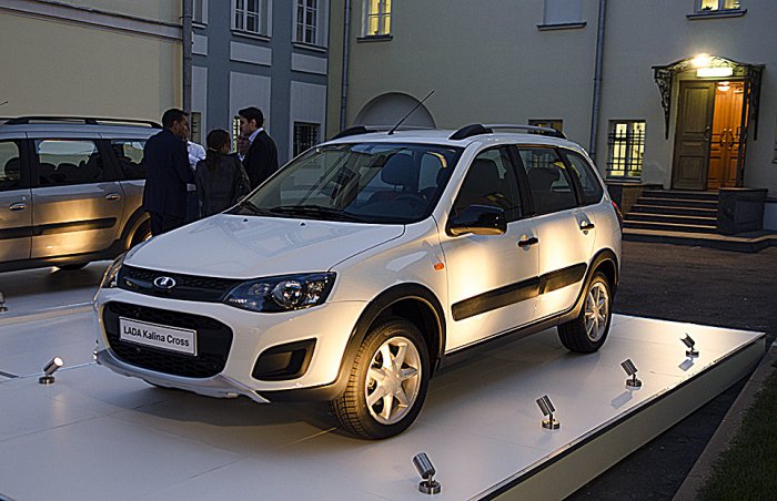 Новое лицо АвтоВАЗа: Largus Cross и Kalina Cross