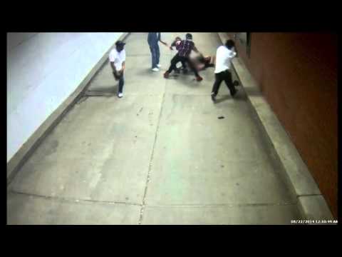 Негры в Лондоне распоясались!