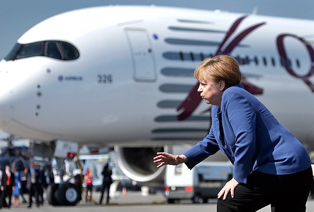 Россия в ответ на санкции ЕС может запретить импорт автомобилей и одежды Россия в ответ на санкции ЕС может запретить импорт автомобилей и одежды