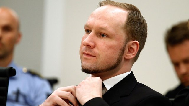 Брейвик отказался общаться с отцом, пока тот не запишется в фашисты