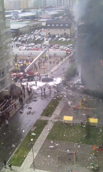 На ул. Шахтеров горит многоэтажка (17:34 - пожар локализован)