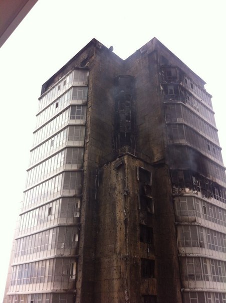 На ул. Шахтеров горит многоэтажка (17:34 - пожар локализован)