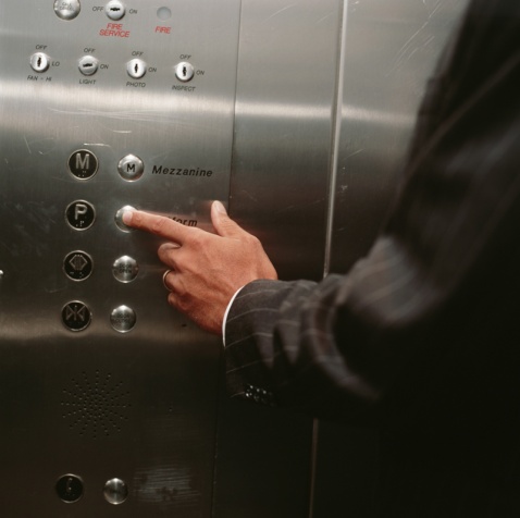 Обрыва троса лифта не было