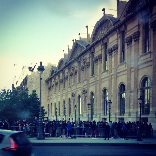 Люди гибнут за айфон