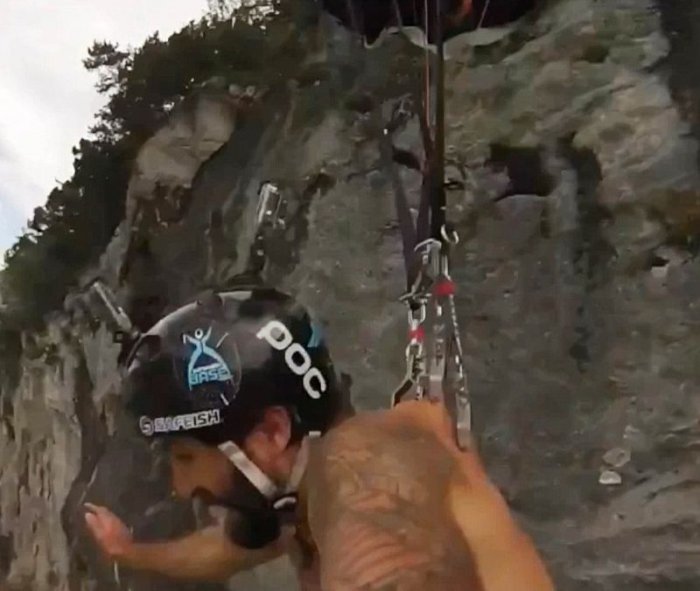 Экстремальный парашютист