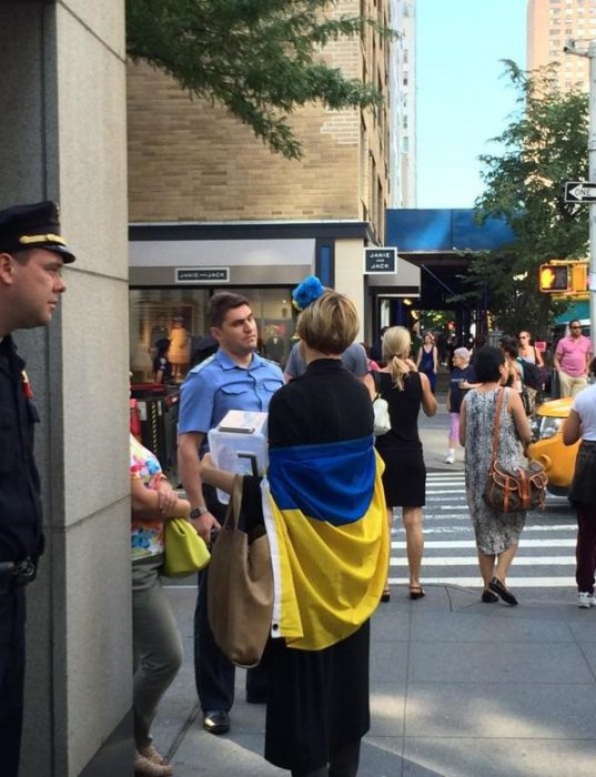 Полиция Нью-Йорка троллит