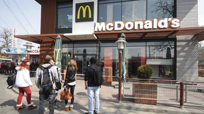 Россияне не горюют по McDonald's
