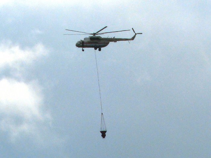 На ул. Шахтеров горит многоэтажка (17:34 - пожар локализован)