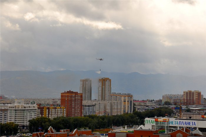 На ул. Шахтеров горит многоэтажка (17:34 - пожар локализован)