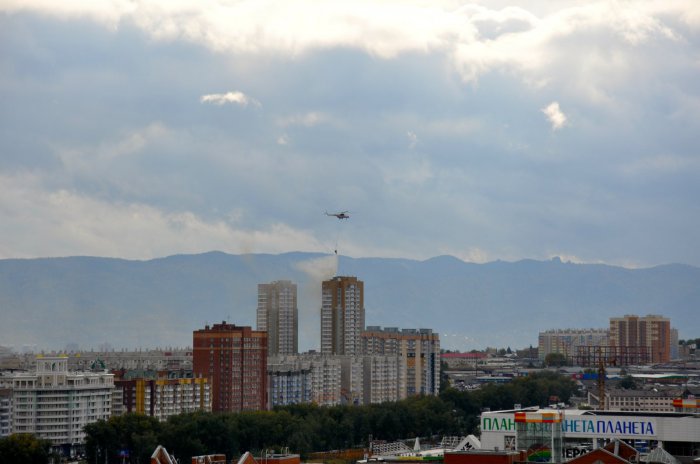 На ул. Шахтеров горит многоэтажка (17:34 - пожар локализован)