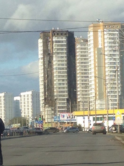 На ул. Шахтеров горит многоэтажка (17:34 - пожар локализован)