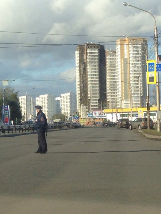 На ул. Шахтеров горит многоэтажка (17:34 - пожар локализован)