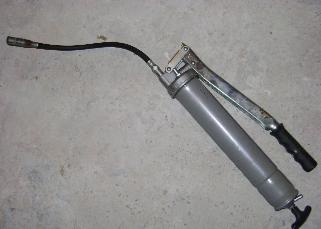 Нашел в комнате у сына шприц и колеса