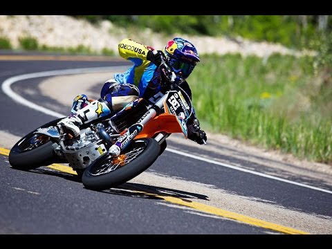 А слабо на мотоцикле с лыжного трамплина?