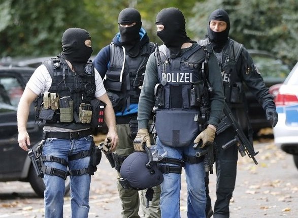  В Германии задержали мужчину, который в бункере с арсеналом готовился к войне с Россией