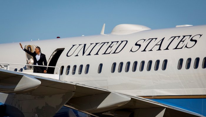 Сломанная дверь не пустила Барака Обаму на борт N1