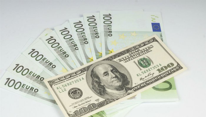 Курс доллара достиг отметки 48,05 рубля, а курс евро — 60 рублей после решения ОПЕК