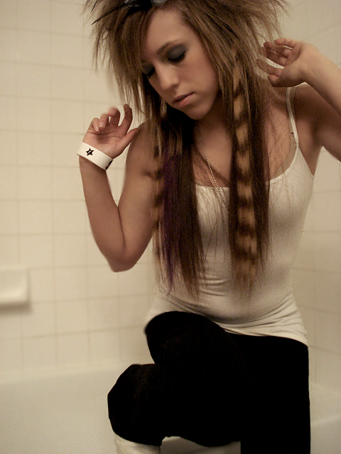 Девушки (18+)