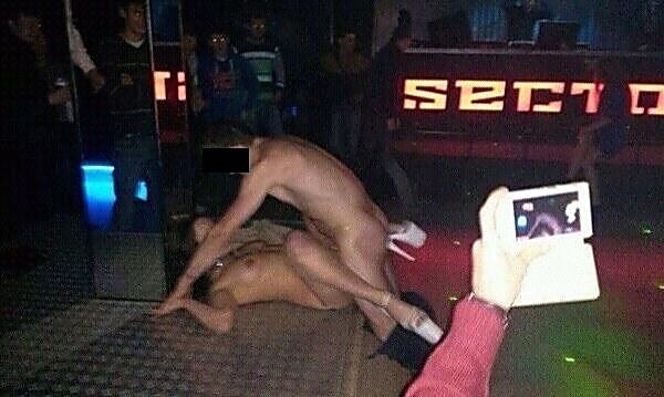 Стриптиз с проникновением