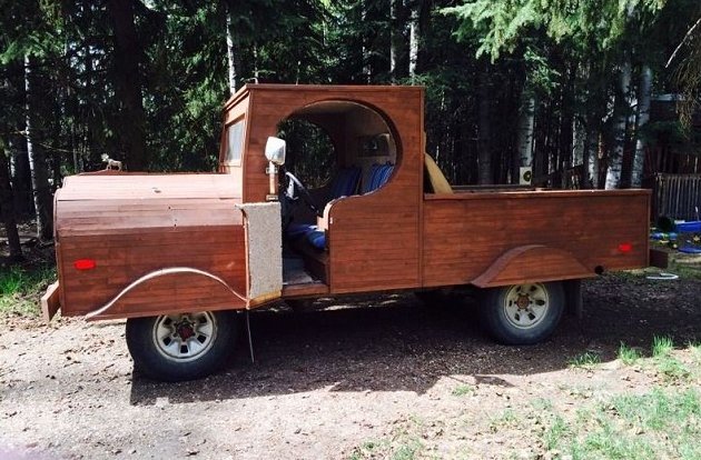 Китаец построил деревянный электромобиль.