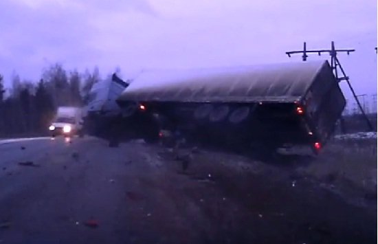 Подборка аварий фур, грузовиков Декабрь 2014 ч 2