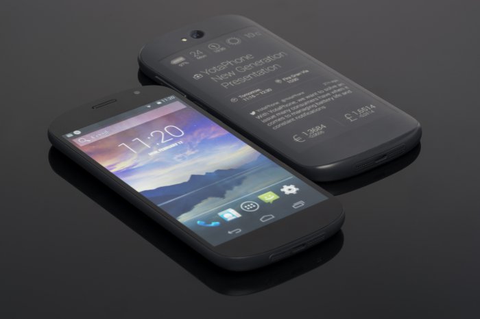 YotaPhone 2 поступил в продажу по цене 33000 рублей!