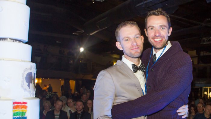 Очень важный для Европы вопрос решён: теперь гомосексуалистам-беженцам в Европе будут верить на слово