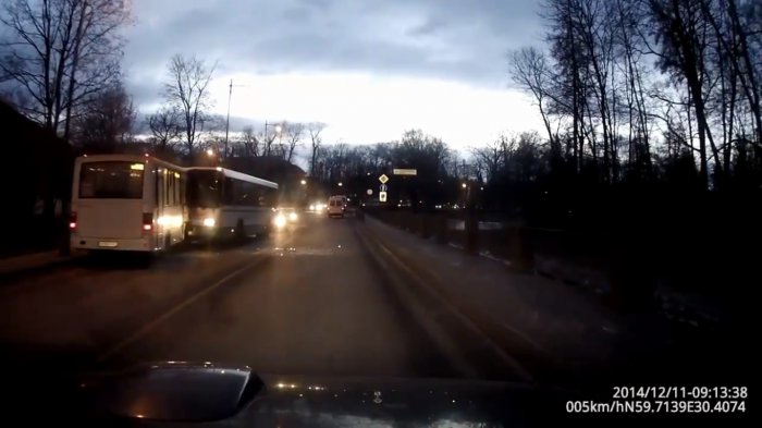 Лобовое столкновение автобусов 11.12.2014