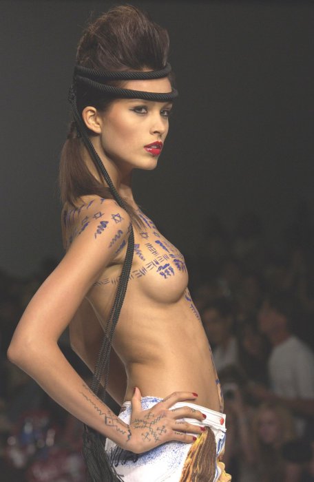 Девушки (18+)