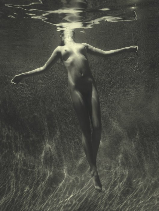 Девушки бывают разные