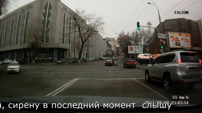 Авария с переворотом скорой в Киеве 18 12 2014