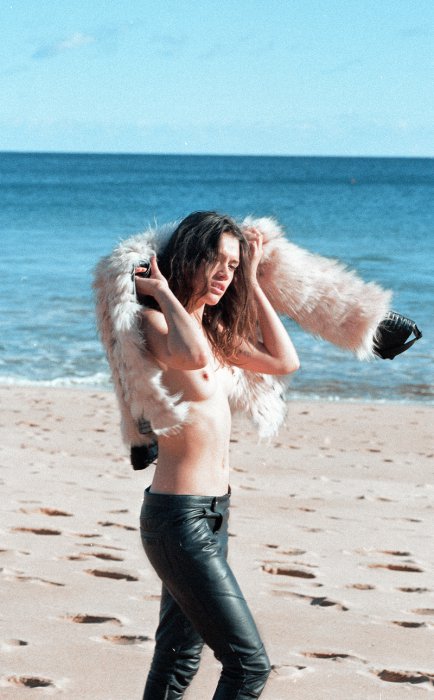 Девушки бывают