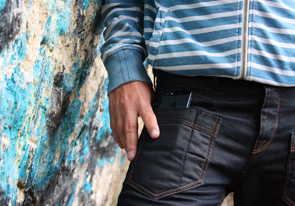 Девушку, вернувшую найденный на улице айфон, воронежцы раскритиковали