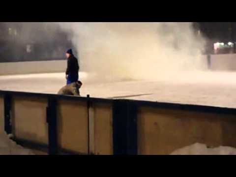 Хулиганы на катке