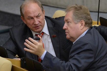 Депутаты решили наказать Apple, Google и PayPal за Крым Депутаты решили наказать Apple, Google и PayPal за Крым