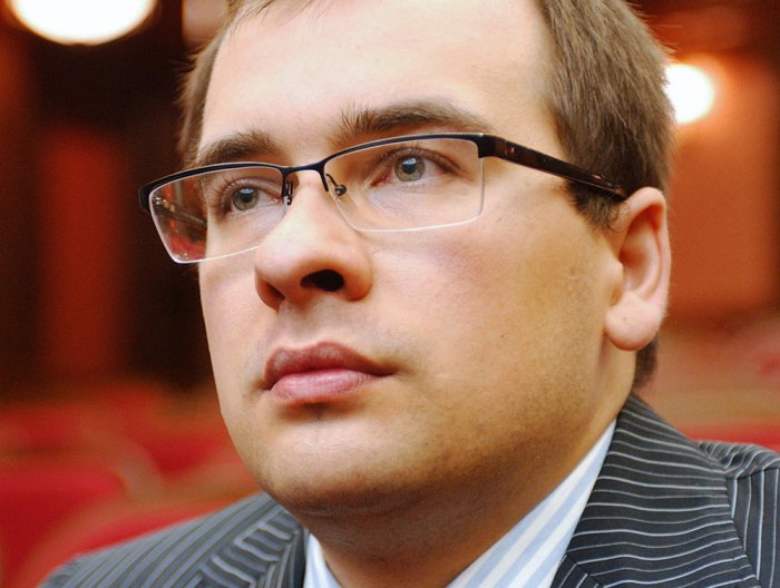 За что наградили сына Сечина