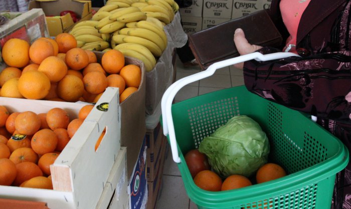 В Красноярском крае подорожали фрукты и овощи, подешевели обувь и бензин