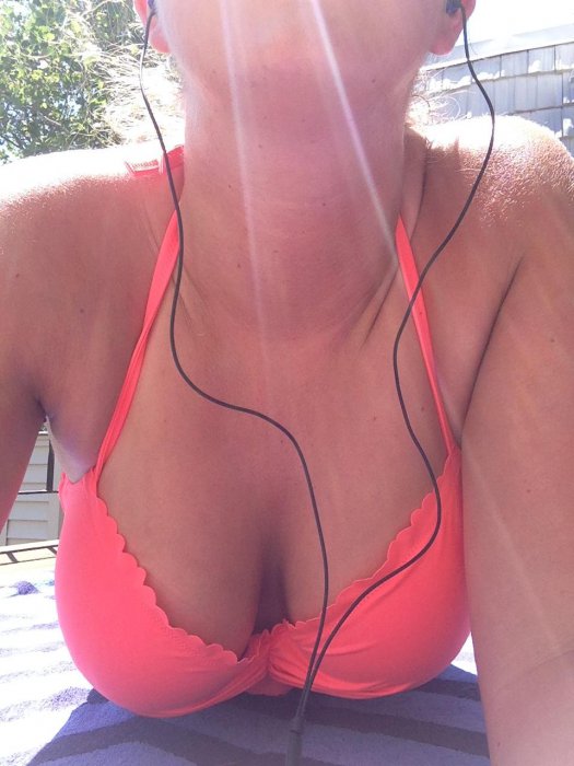 Девушки бывают разные