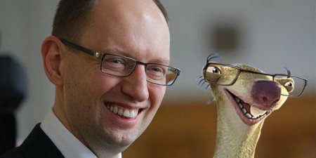 Яценюк заявил, что отправит фильм "Крым. Путь домой" в Гаагский трибунал Яценюк заявил, что отправит фильм "Крым. Путь домой" в Гаагский трибунал