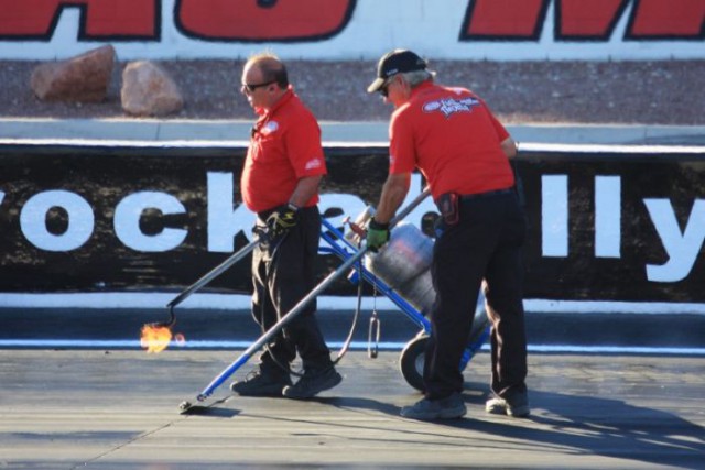 Угадайте, что происходит на фотографии?