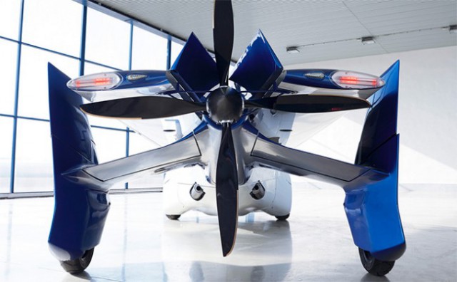  Летающие автомобили поступят в продажу через два года