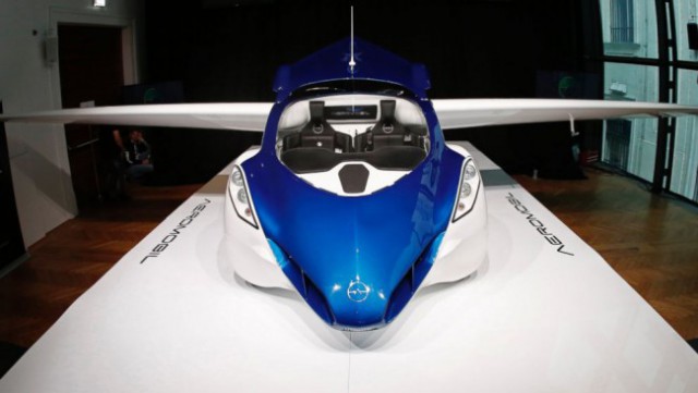  Летающие автомобили поступят в продажу через два года