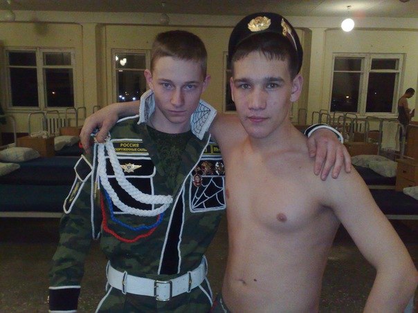 Спецназ мотошвейных войск едет на дембель